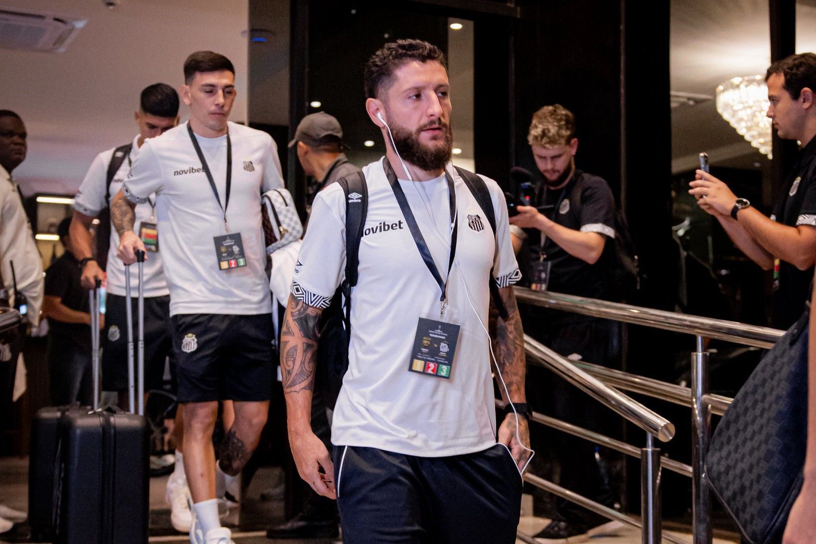 Zé Rafael dispara contra o Santos: 'Não me pagaram quase nada'