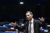 Vox Radar: como as redes avaliam a instabilidade na candidatura de Cleitinho