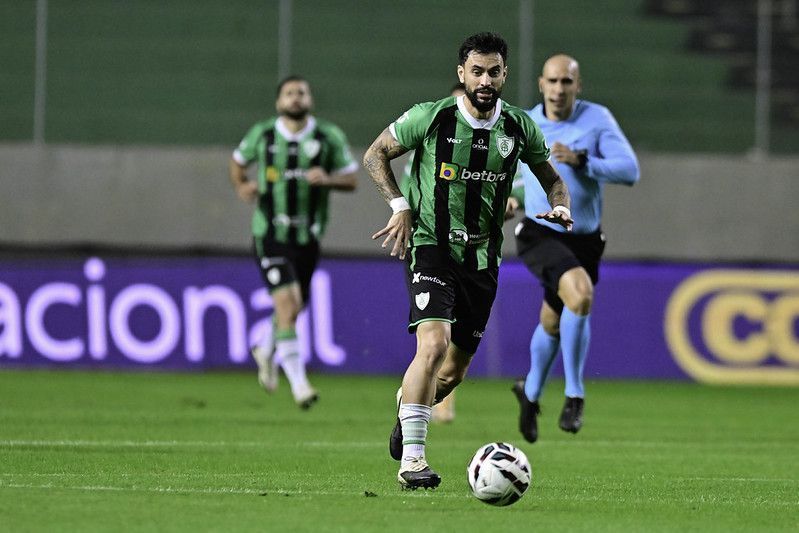 Mastriani sofre grave lesão e desfalcará América no restante da temporada