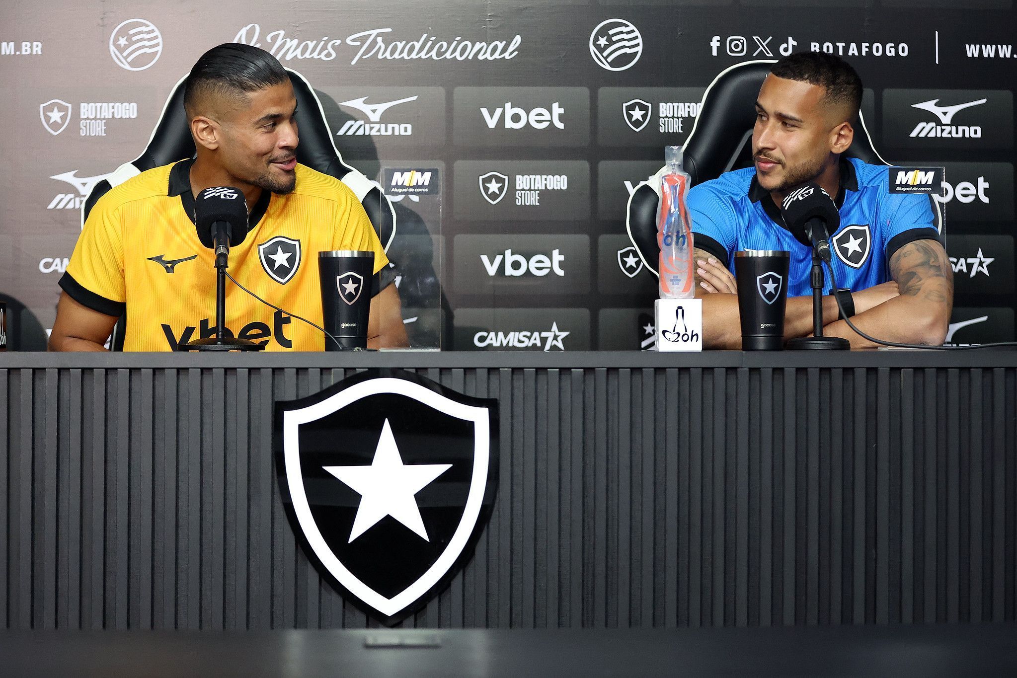 Warleson x Gabriel Batista: Rodrigo Bellão abre disputa no gol do Botafogo