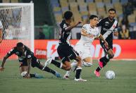 Em jogo faltoso, Vasco e Fluminense empatam pelas oitavas da Copa do Brasil