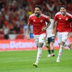 Matheus Bahia comemora primeiro gol pelo Internacional em vitória sobre o Corinthians