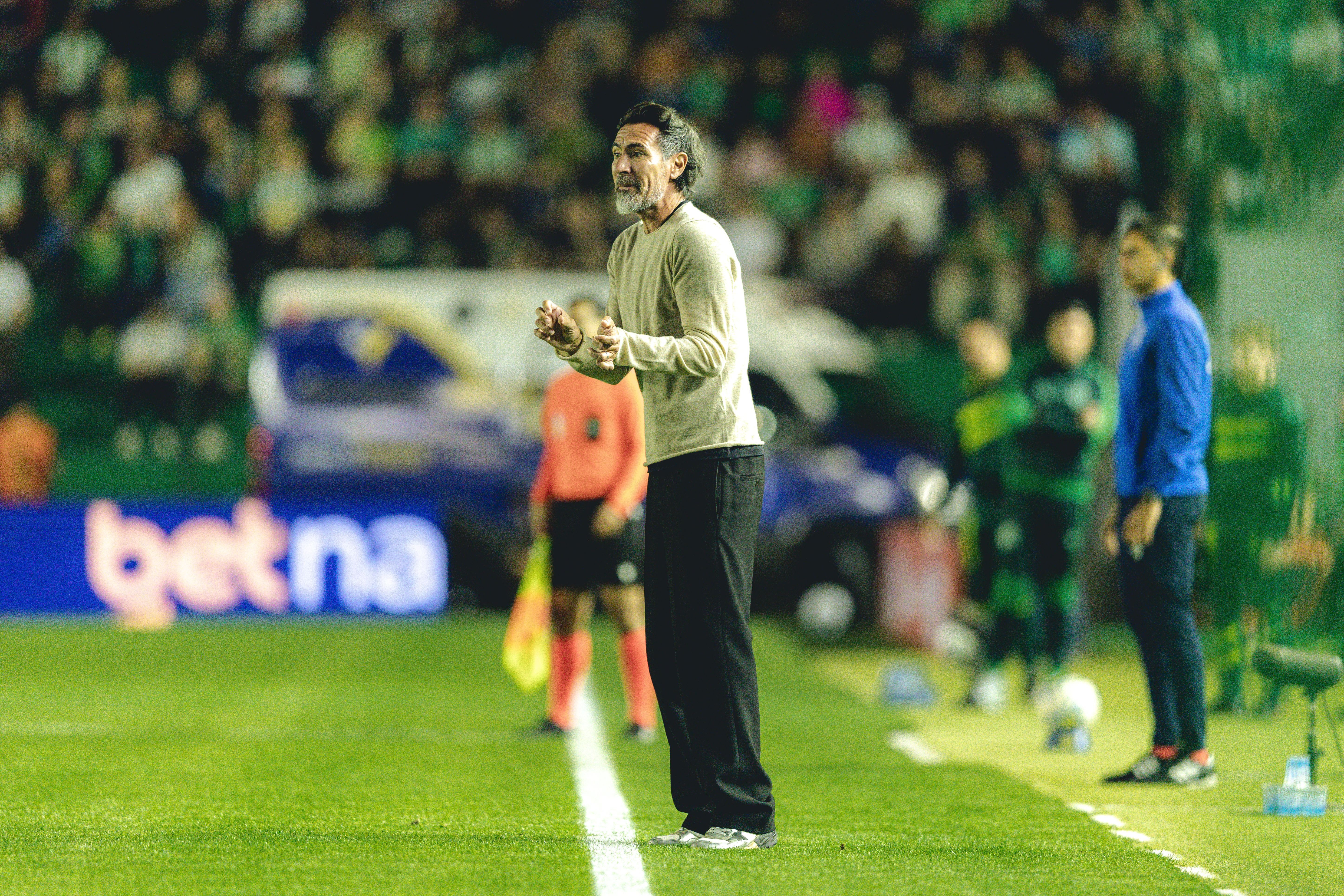 Domínguez explica por que Atlético jogou melhor fora do que em casa contra o Juventude