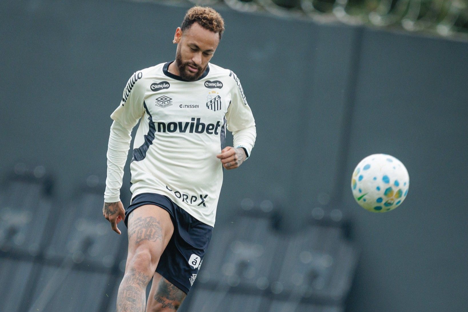 Palmeiras x Santos: sintético do Nubank gera dilema para Neymar na Copa do Brasil