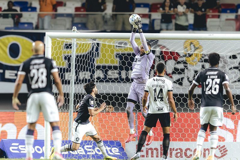 Capitão do Atlético, Everson define empate com o Remo: 'Gosto de derrota'