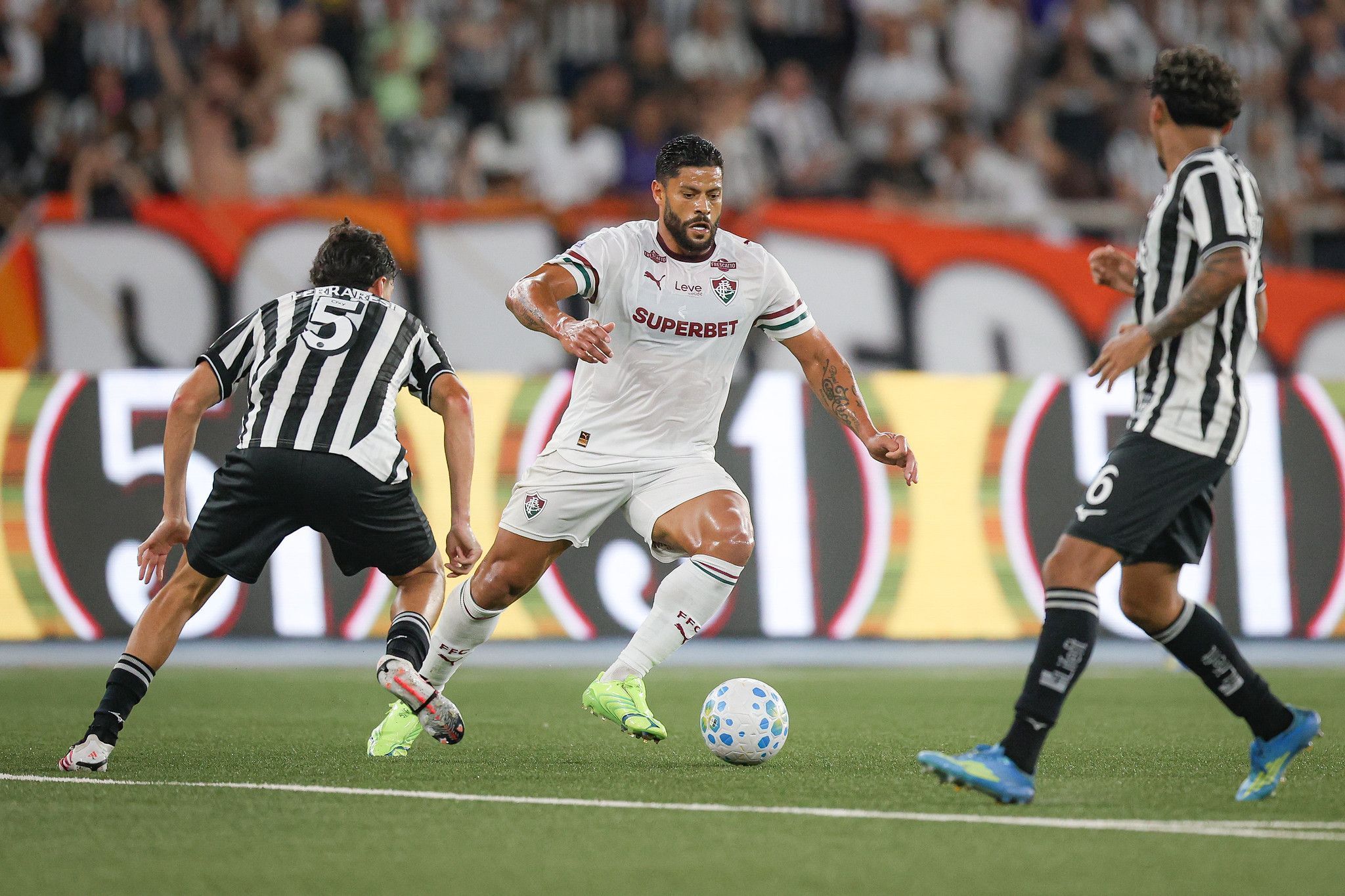 Sem John Kennedy, Zubeldía tem decisão por centroavante no Fluminense
