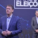 Tarcísio acusa Haddad de ter dividido palco com traficante do Moinho