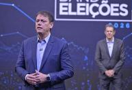 Tarcísio acusa Haddad de ter dividido palco com traficante do Moinho