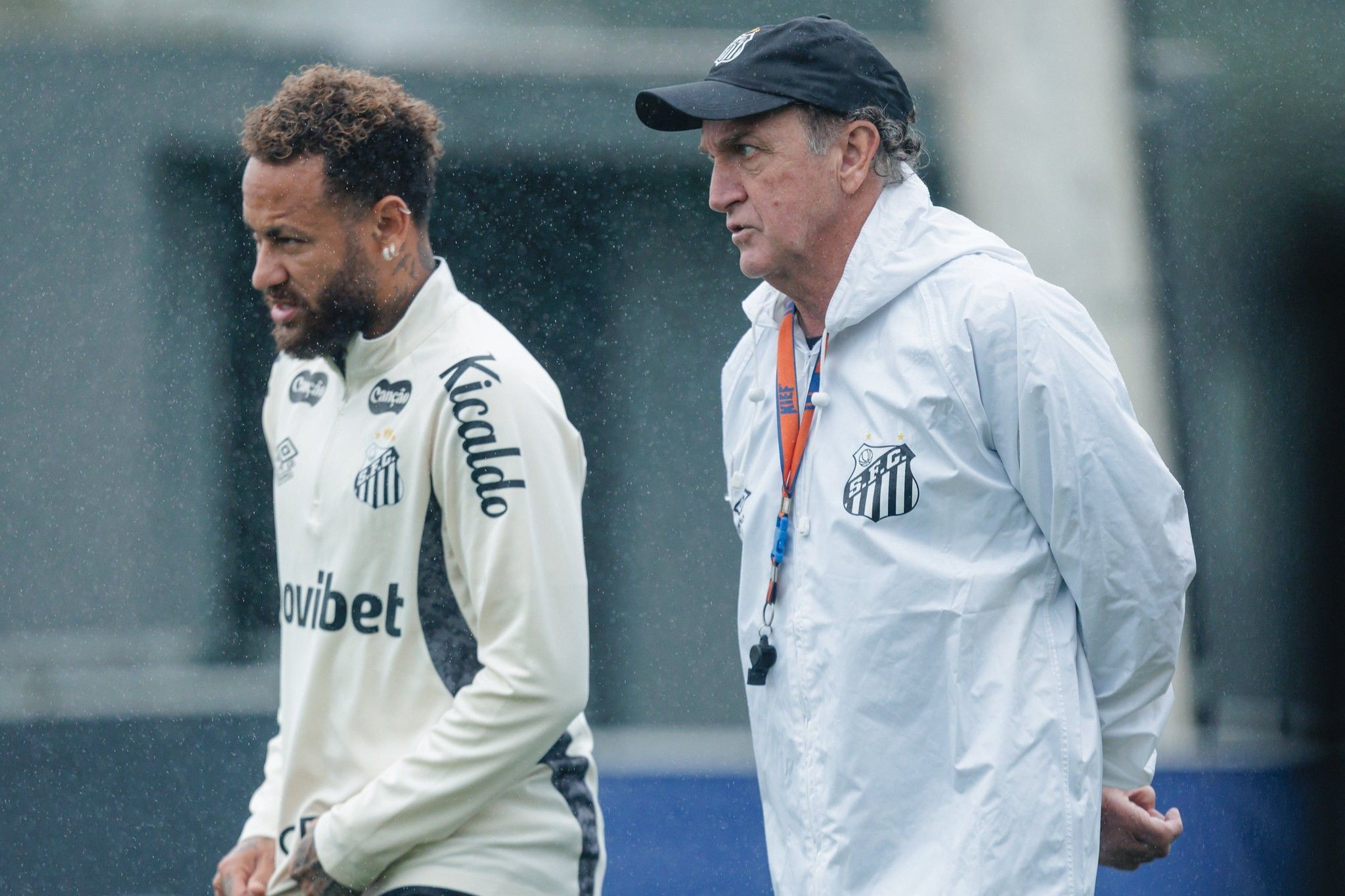 Santos x Macará: Cuca projeta mudanças para jogo da Sula