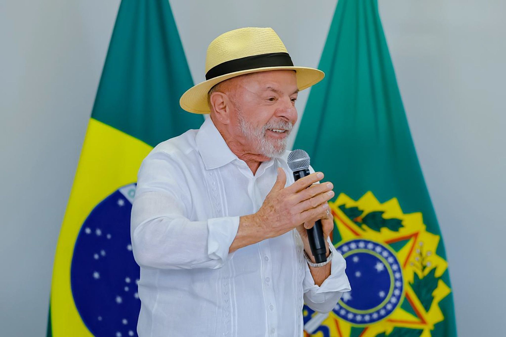 Lula diz confiar em Lulinha, e que não vai pedir fim de investigações