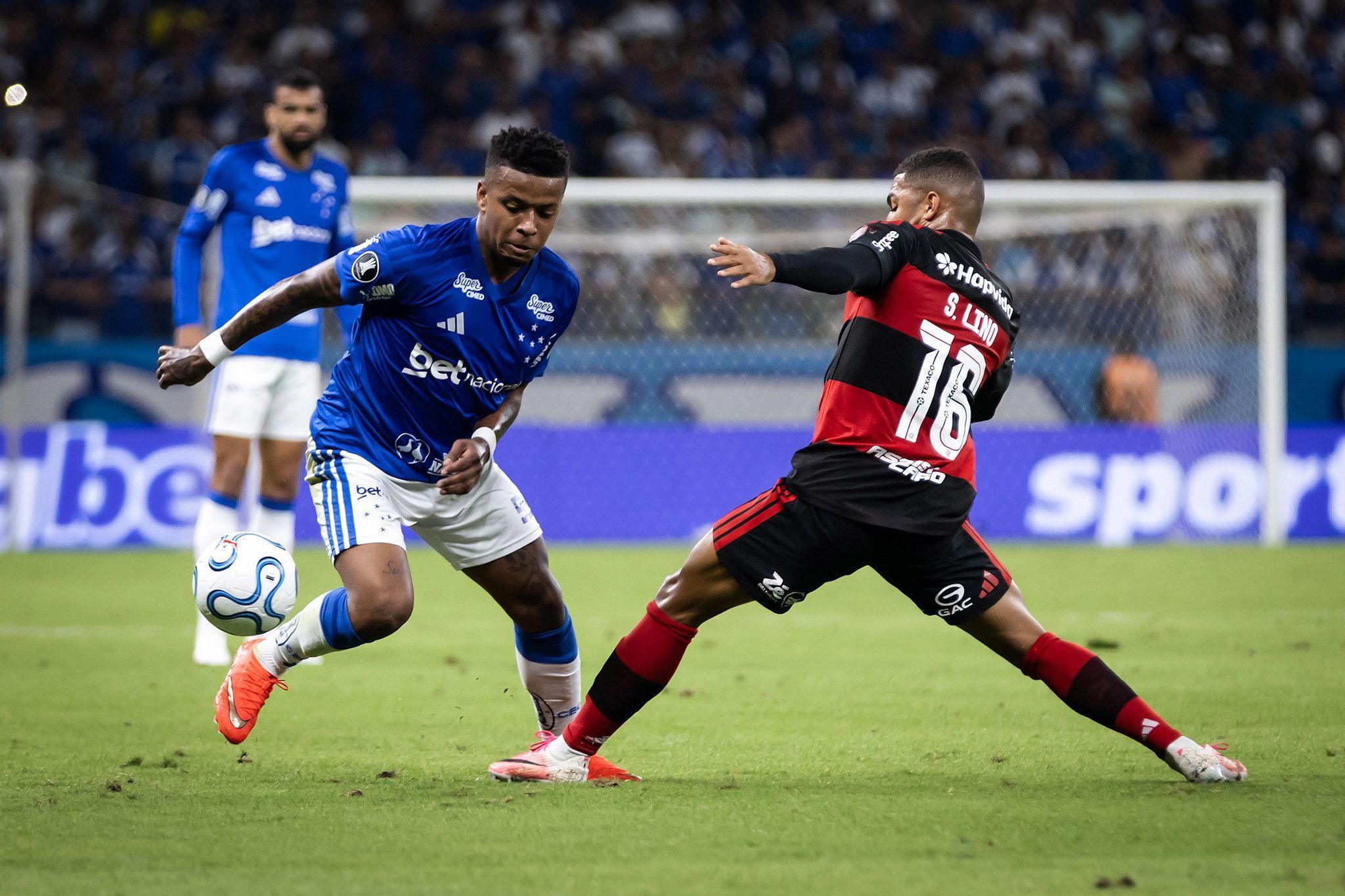 Pentacampeão com a Seleção Brasileira crava classificação do Cruzeiro sobre o Flamengo