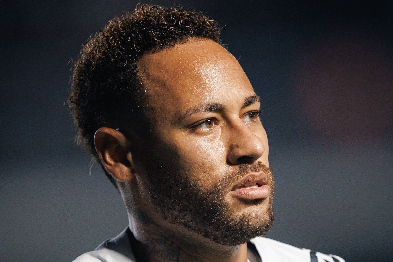 Neymar faz reflexão sobre momento do Santos e 'cobra' torcida: 'Vila era alçapão'