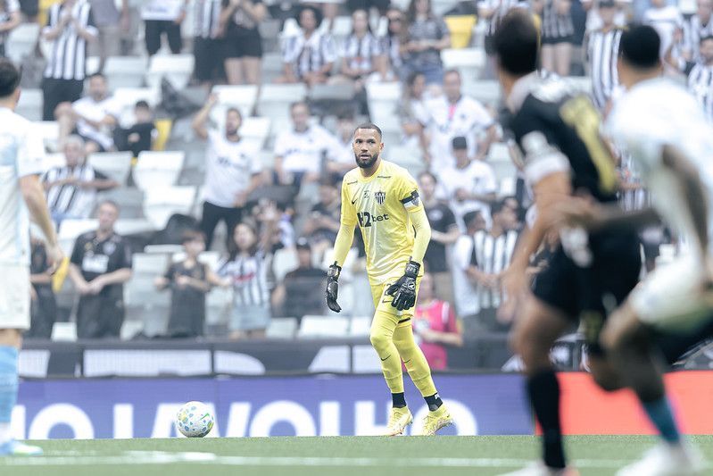 Everson alcança marca importante pelo Atlético e iguala números de ídolo