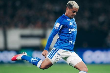Fagner em ação contra o Corinthians • Marco Galvão/Cruzeiro