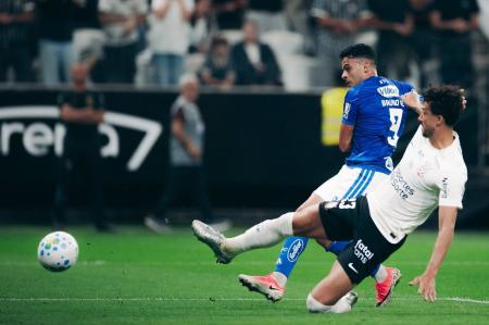 Bruno Rodrigues e Gustavo Henrique em Cruzeiro x Corinthians