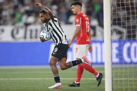 Danilo Pereira fez o primeiro gol dele pelo Botafogo na última quinta-feira, contra o Cienciano