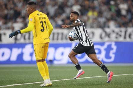 Danilo Pereira marca, Botafogo vence, mas está eliminado da Sul-Americana