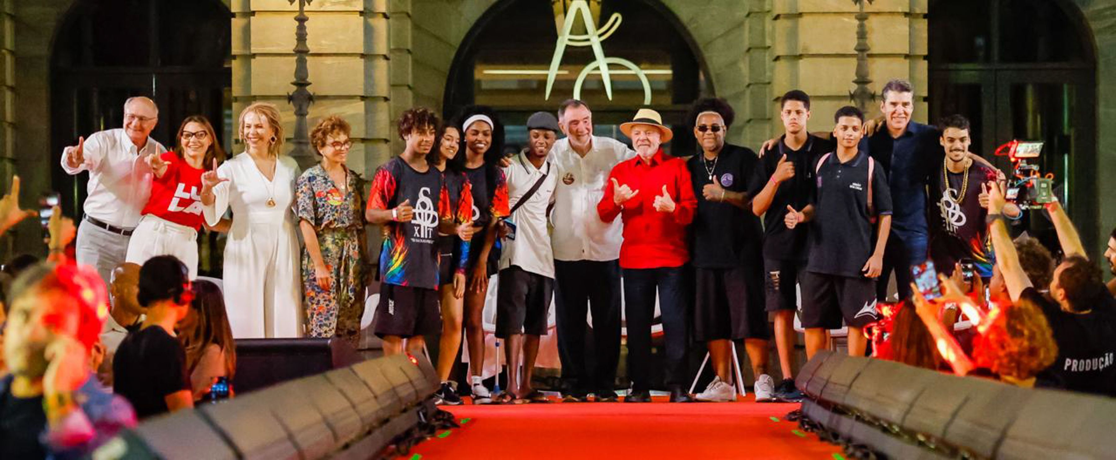 Discursos no palanque de Lula trazem combate à violência contra a mulher no centro do debate