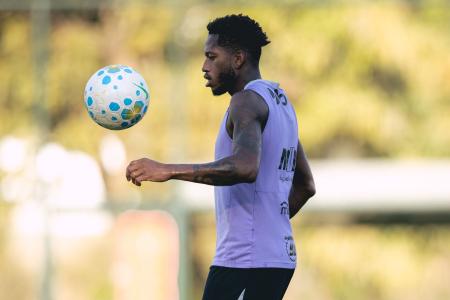 Fred durante treino do Atlético na Cidade do Galo