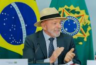 Lula evita perguntas sobre Lulinha e Marcola após desfile militar