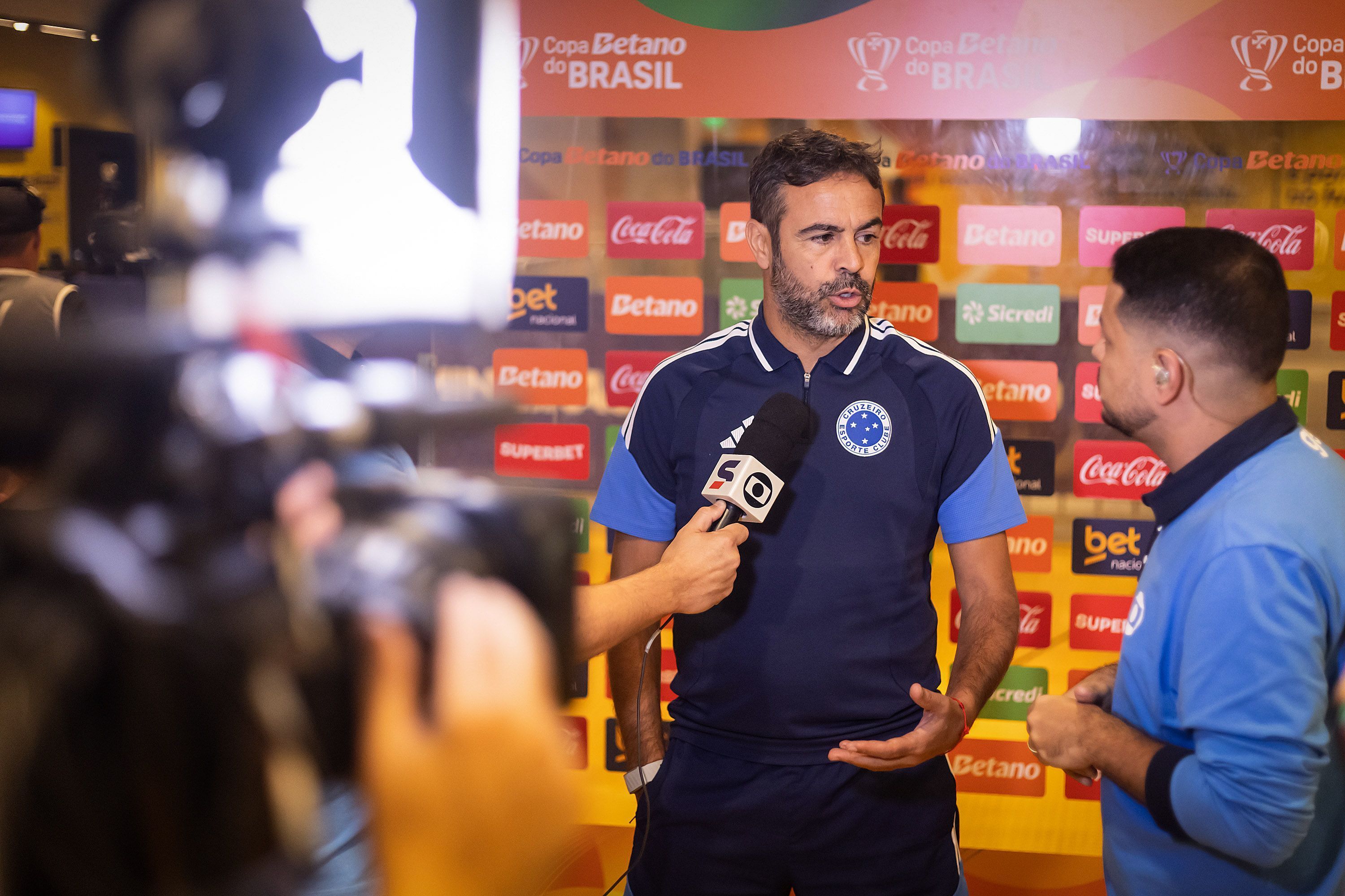 Artur Jorge é direto antes de Cruzeiro x Atlético: 'Sonho e responsabilidade'