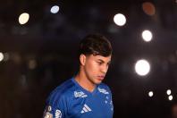 Humorista se revolta com Kaio Jorge e promete revelar 'segredo' do atacante do Cruzeiro
