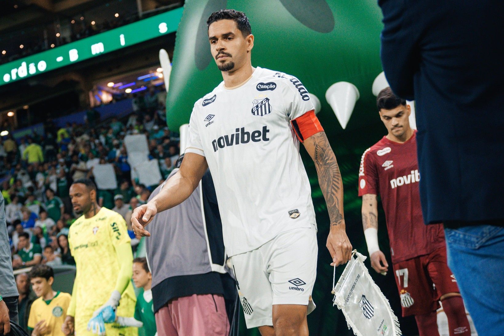 Preocupa? Titular do Santos passará por exames após incômodo contra Palmeiras