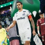 Preocupa? Titular do Santos passará por exames após incômodo contra Palmeiras