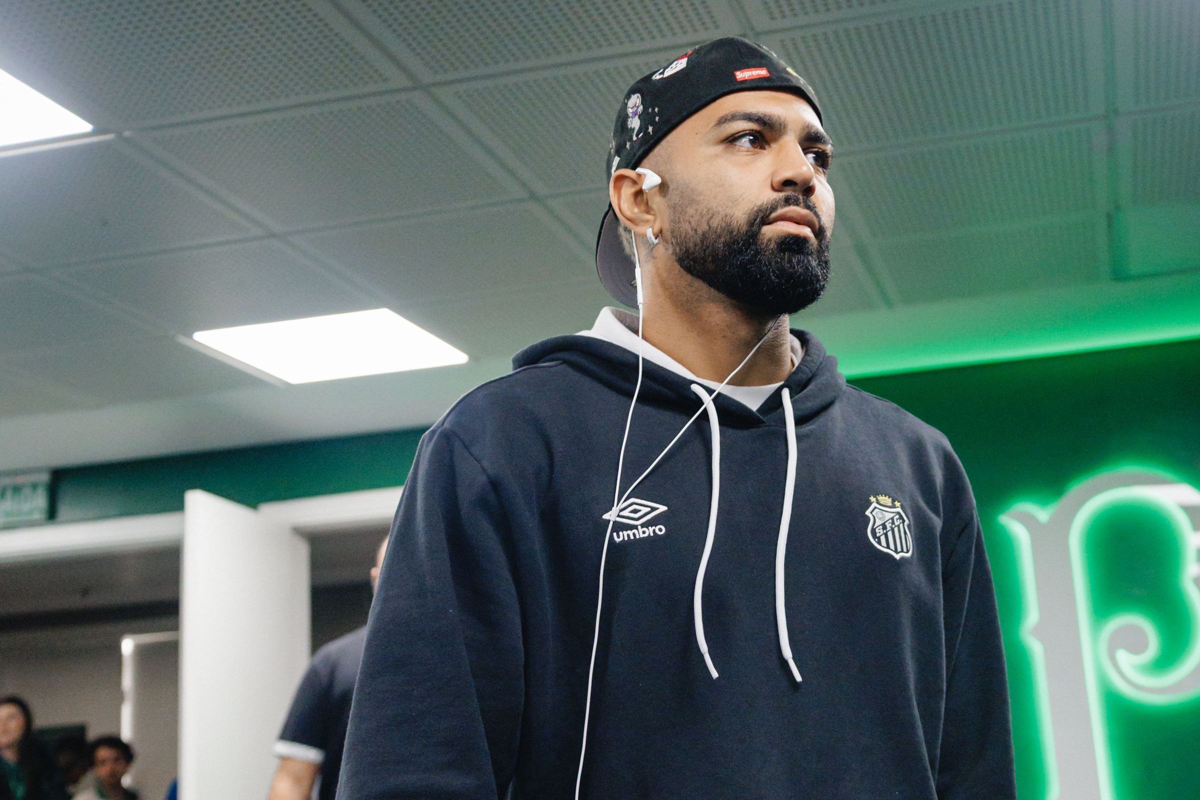 Gabigol reage à homenagem do Flamengo e 'se declara' ao clube nas redes: 'Até morrer'