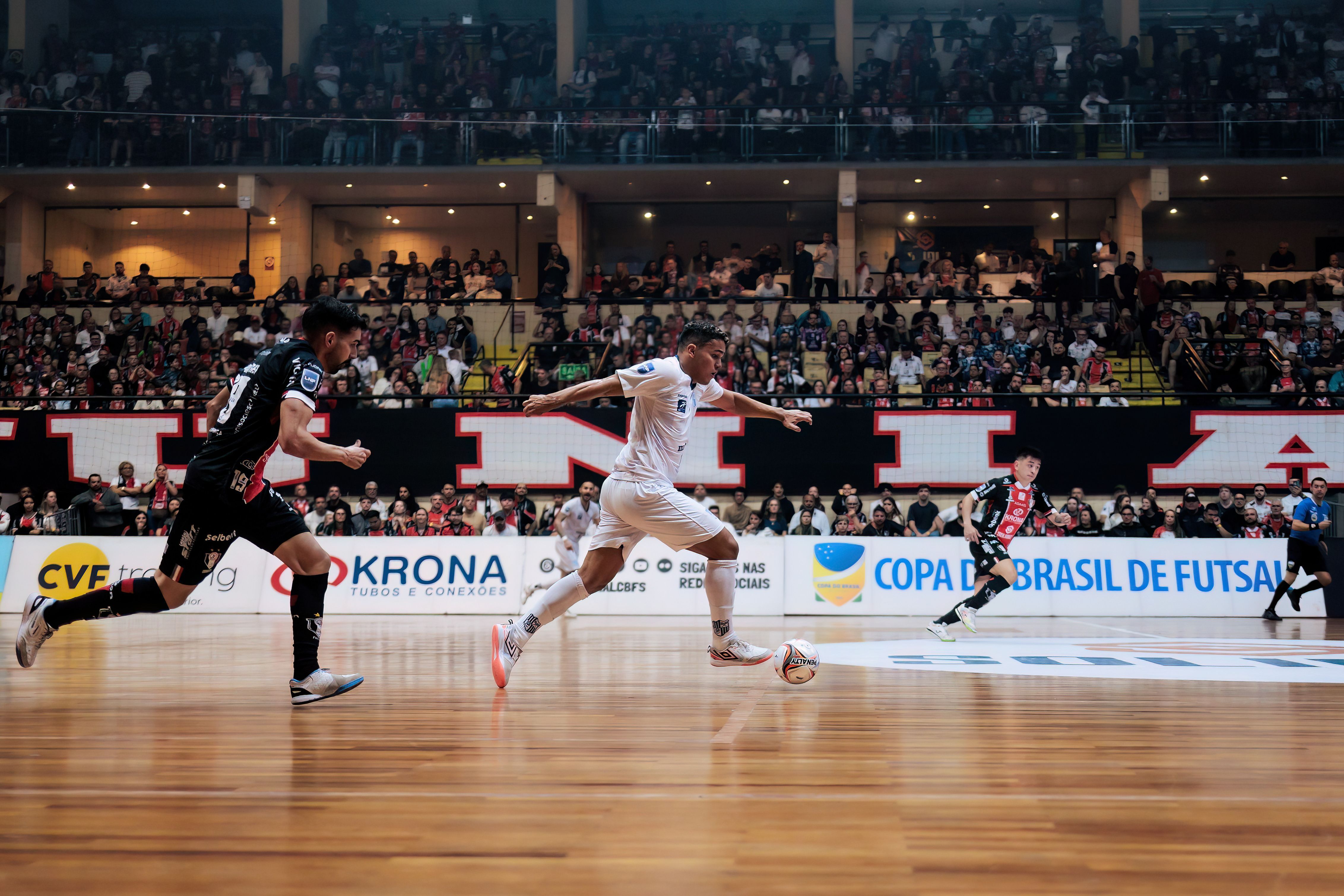 Joinville volta a golear Minas e é campeão da Copa do Brasil de Futsal
