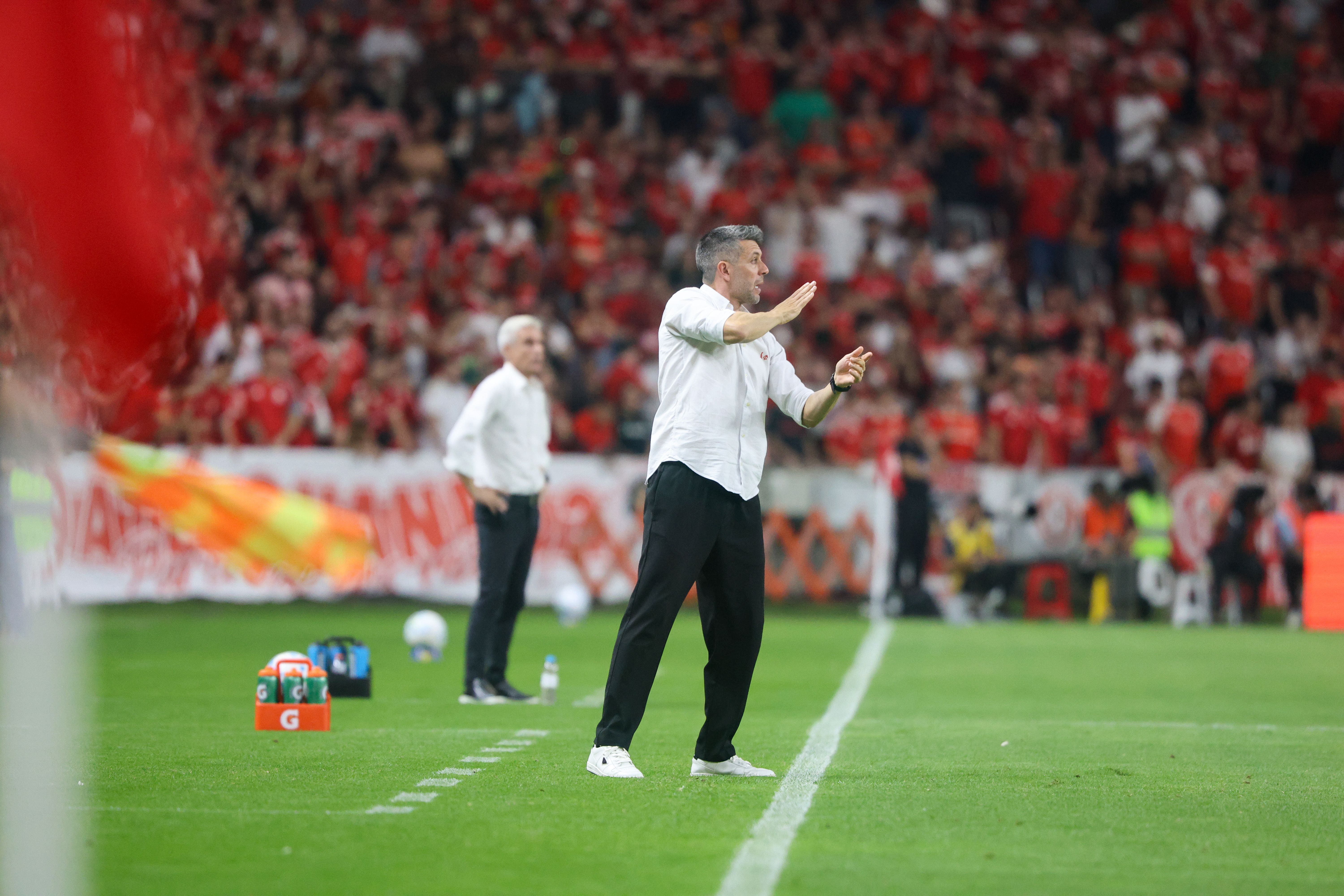 Pezzolano fica no Internacional? Presidente define situação do treinador