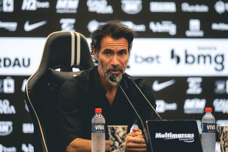 Barba Dominguez exalta jogadores após vitória na Arena MRV e destaca mentalidade do elenco