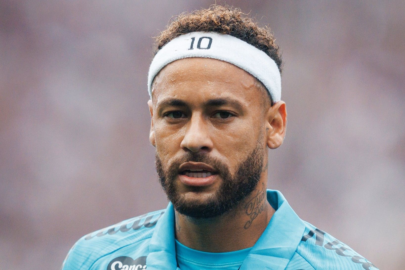 Sob liderança de Neymar, Santos se reinventa fora de casa e ganha força