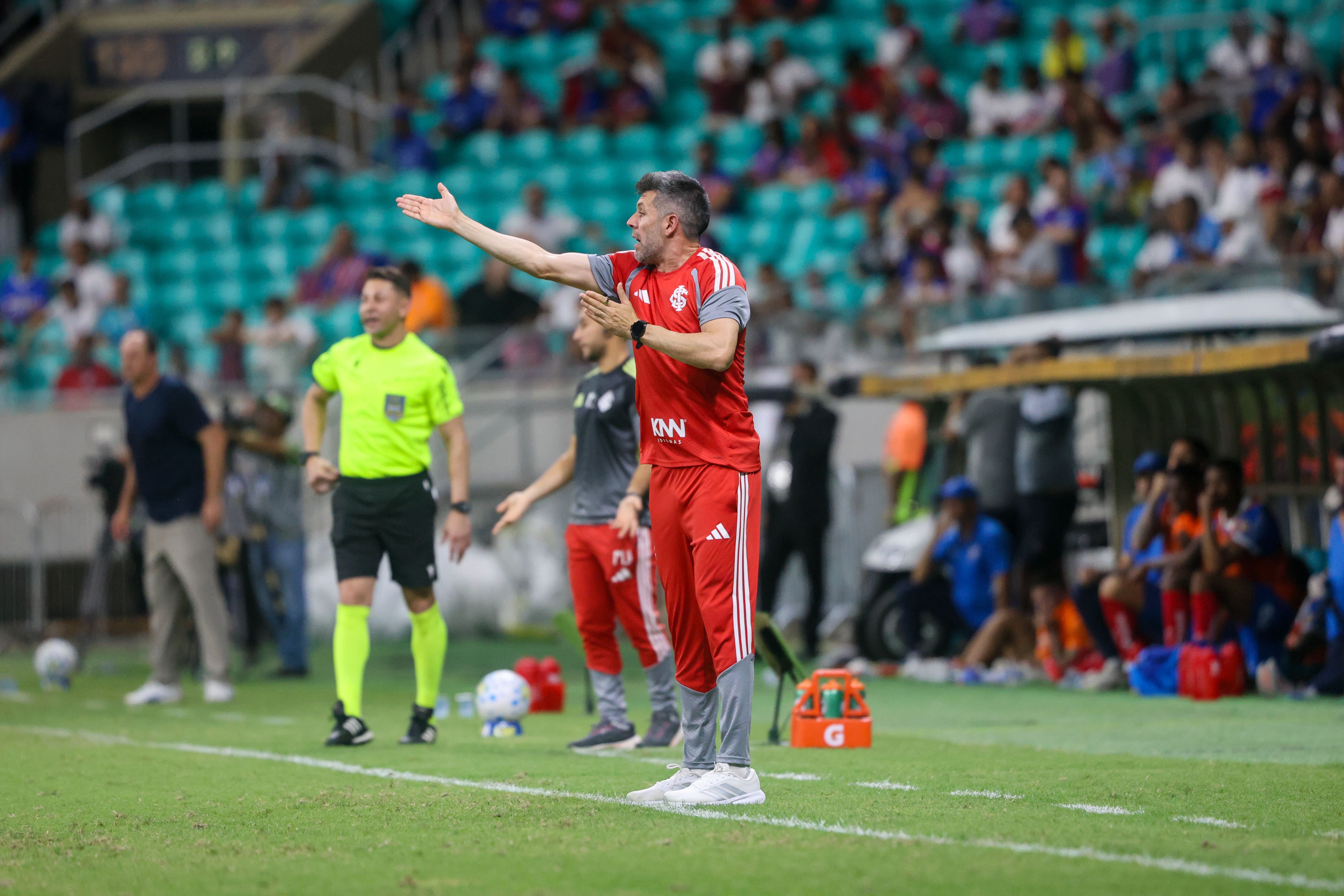 Pezzolano avalia momento do Inter e cita obrigação no GreNal: ‘Obrigação passar’