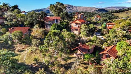 Chalés Itaoka Belvedere, em Conceição do Ibitipoca • Divulgação