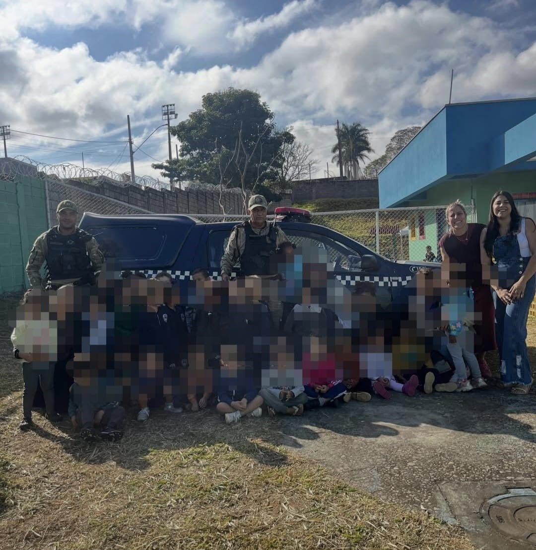 Vistoria por presença de abelhas se transforma em aula especial em Cemei de Varginha