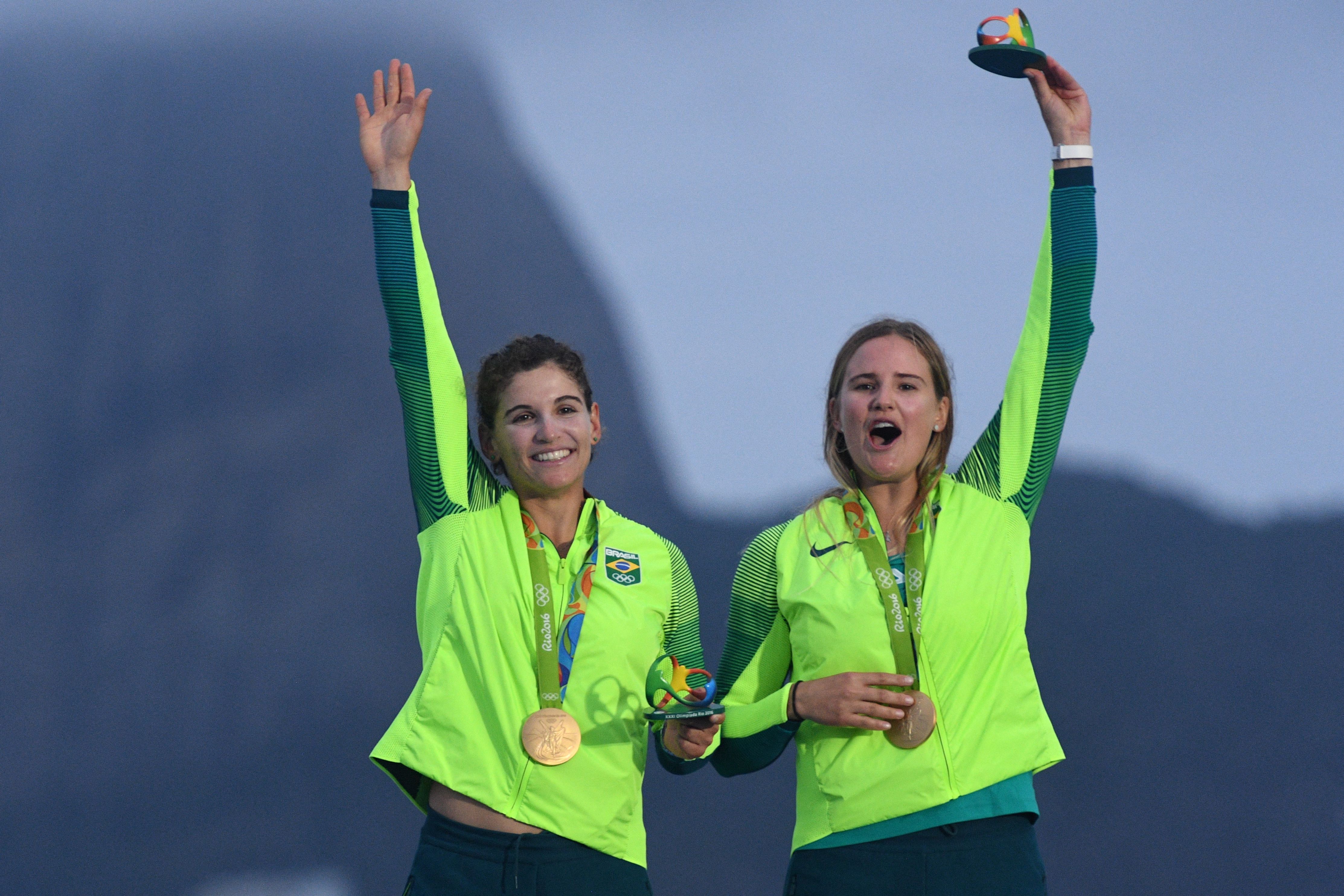 Ouro em casa: DNA da conquista levou Martine Grael e Kahena Kunze ao topo