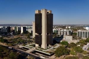 Copom reduz Selic pela quinta vez seguida e leva taxa básica de juros a 13,75% ao ano