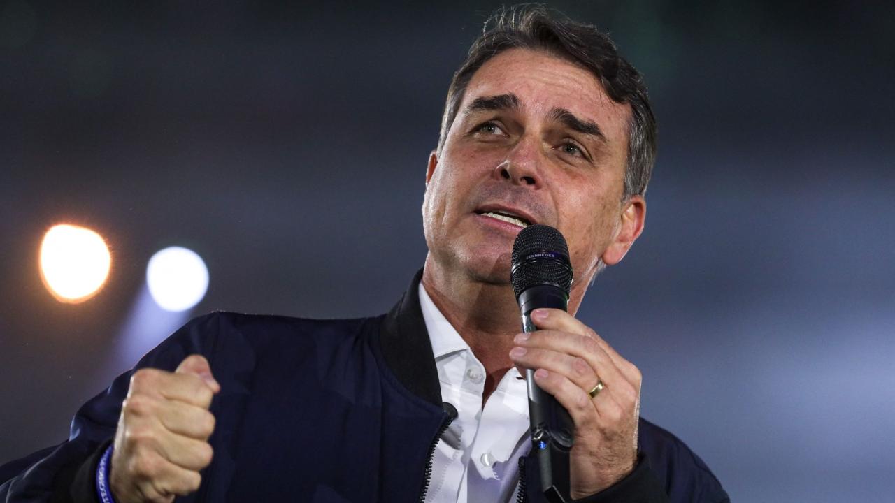 Plano de Flávio Bolsonaro mira STF com propostas que dependem do Congresso | Rádio Itatiaia