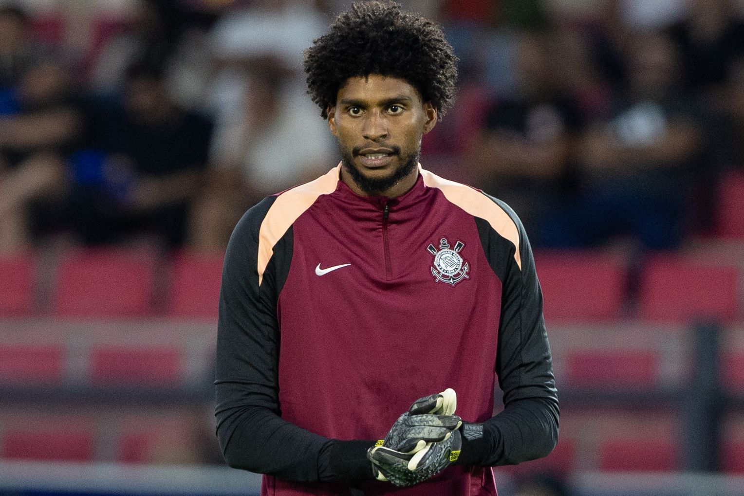 Hugo Souza relata racismo em Rosario x Corinthians: 'Toda vez é isso'