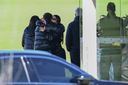 Lionel Messi se despede do pai em cerimônia reservada na Argentina