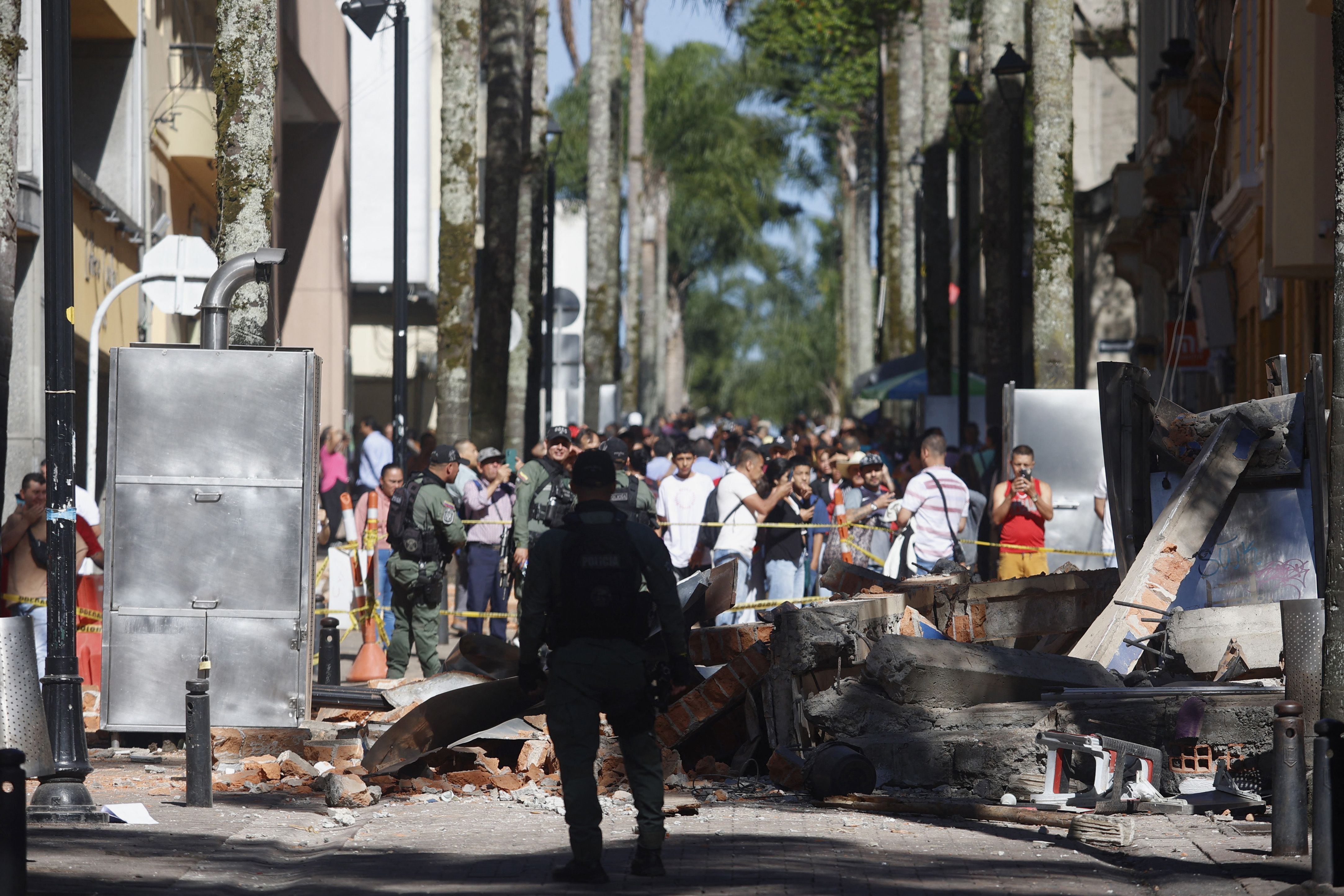 ‘População foi acordada pelo terremoto’, diz jornalista na Colômbia à Itatiaia