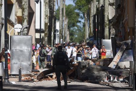 Destruição nas ruas de Manizales