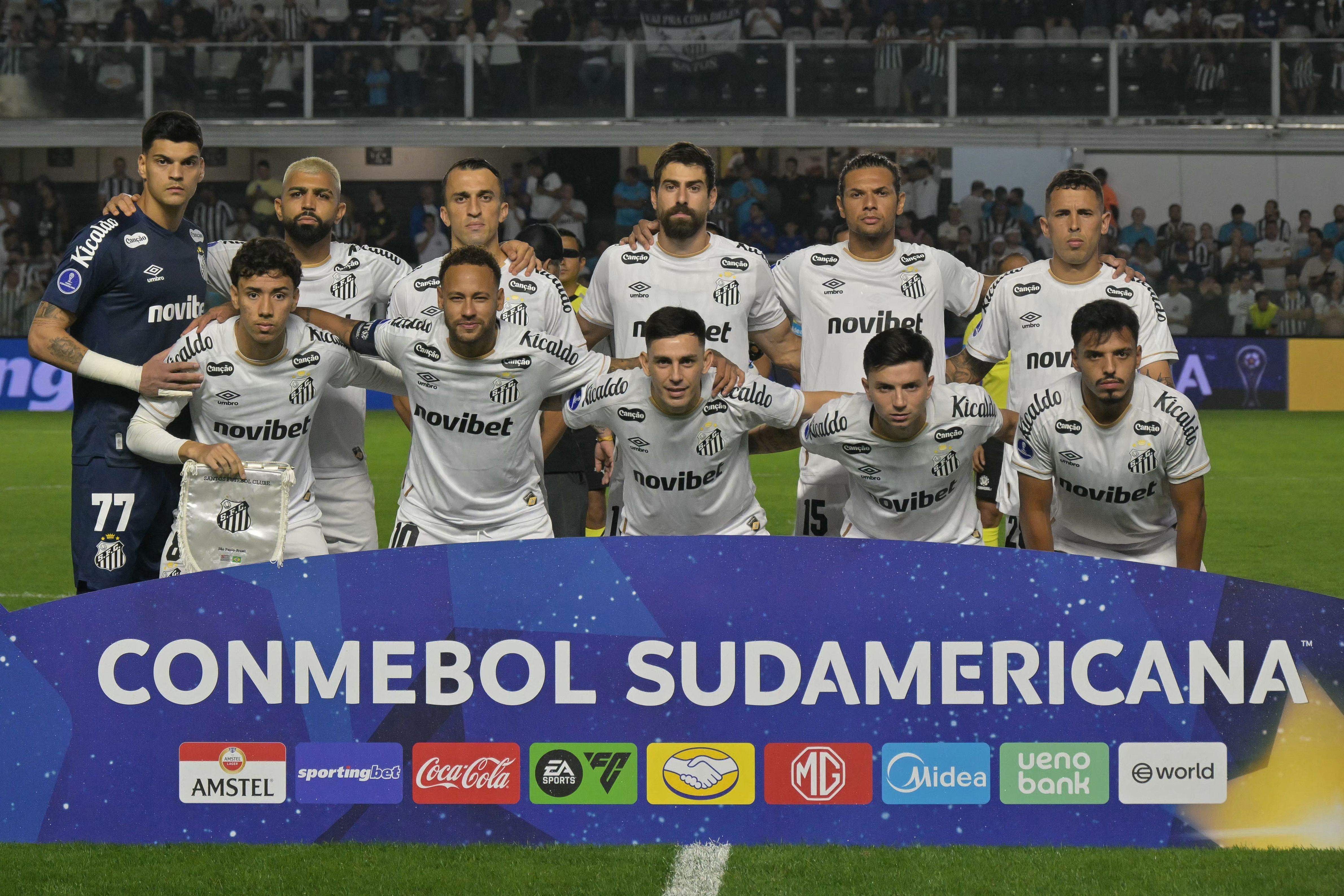 Dupla do Santos se machuca em jogo contra o Macará