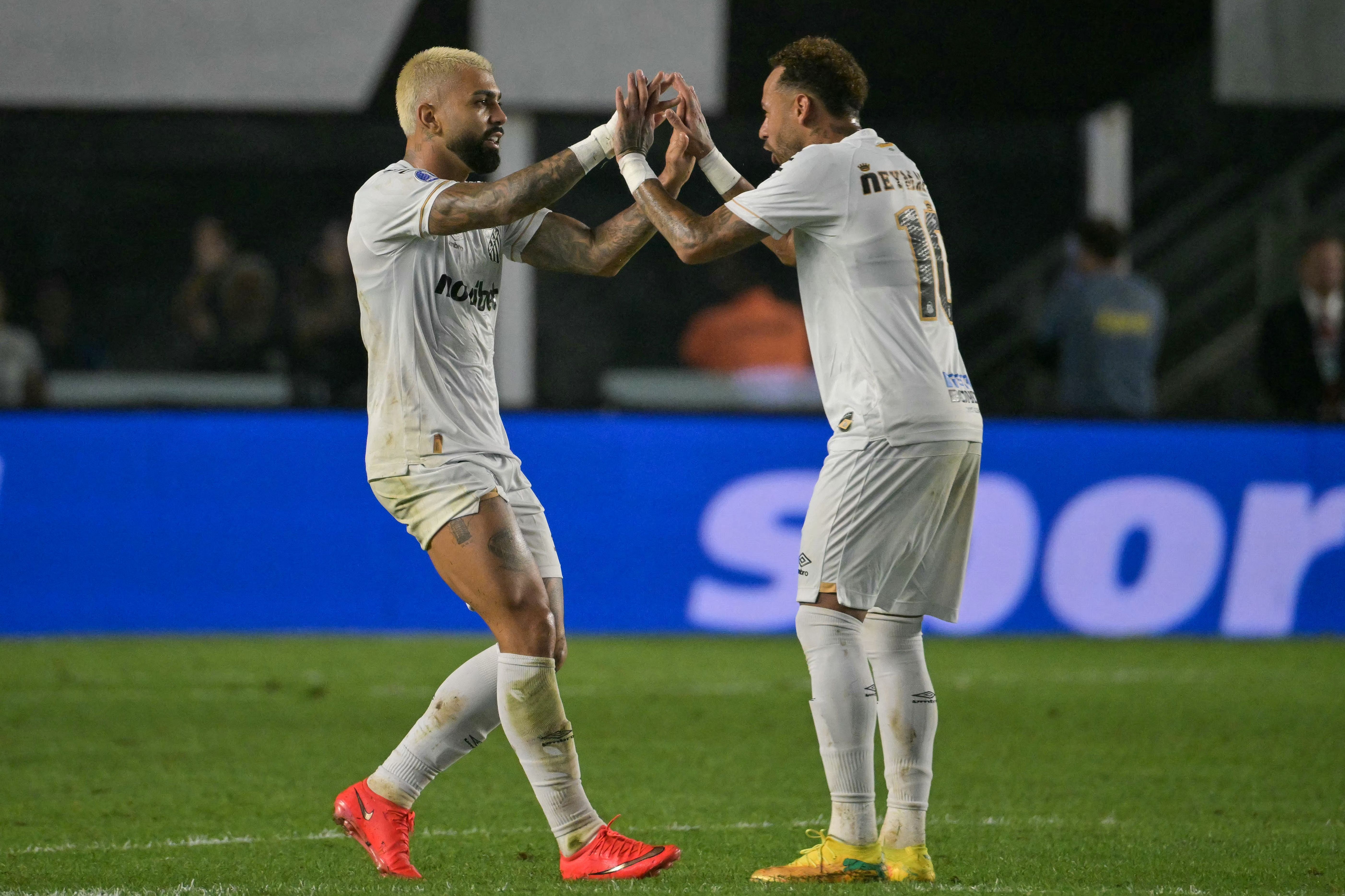 Gabigol marca 100º gol pelo Santos em jogo contra Macará