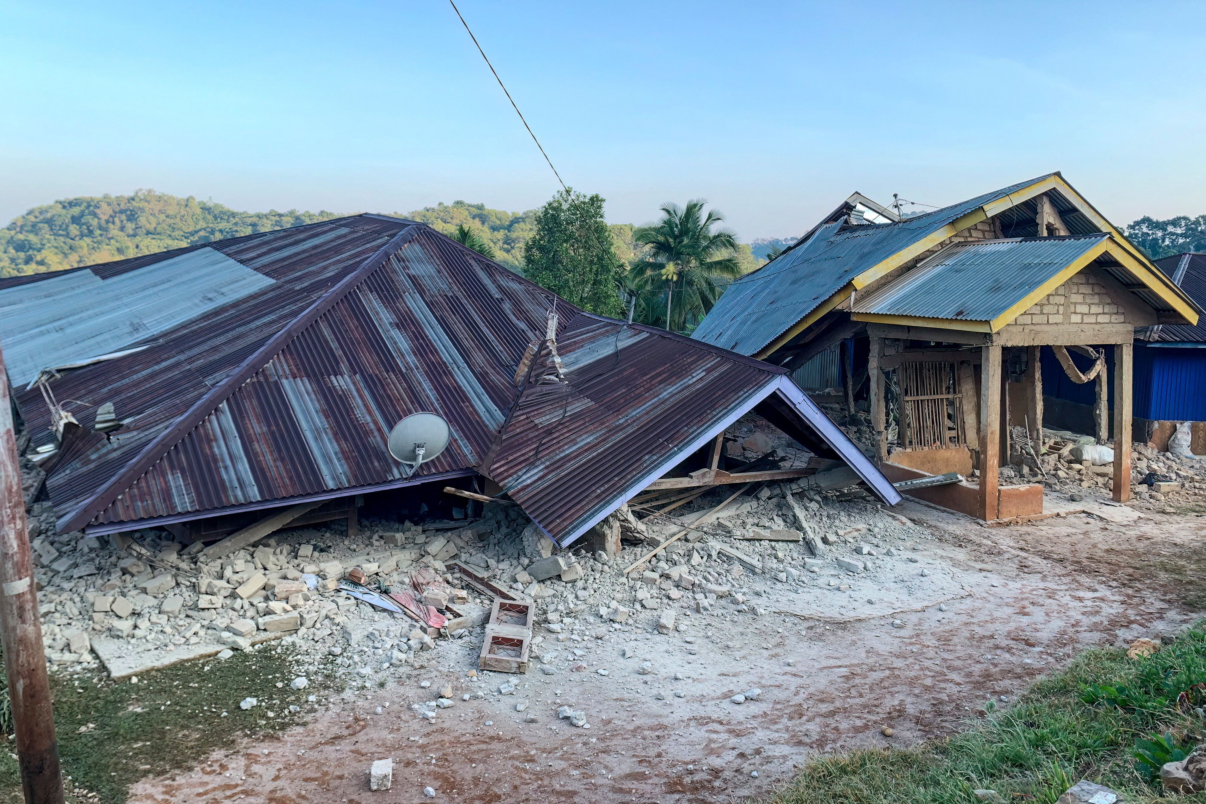 Terremoto na Indonésia: tremor de magnitude 7,7 deixa ao menos dois mortos