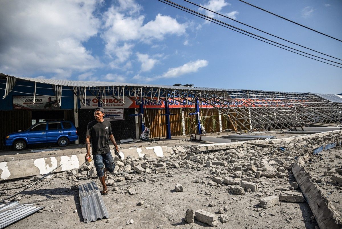 Sobe para 53 o número de mortos após terremoto de magnitude 7,7 na Indonésia