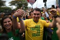 Flávio inicia campanha com áudio de Bolsonaro e diz que Brasil tem ‘nojo’ de Brasília