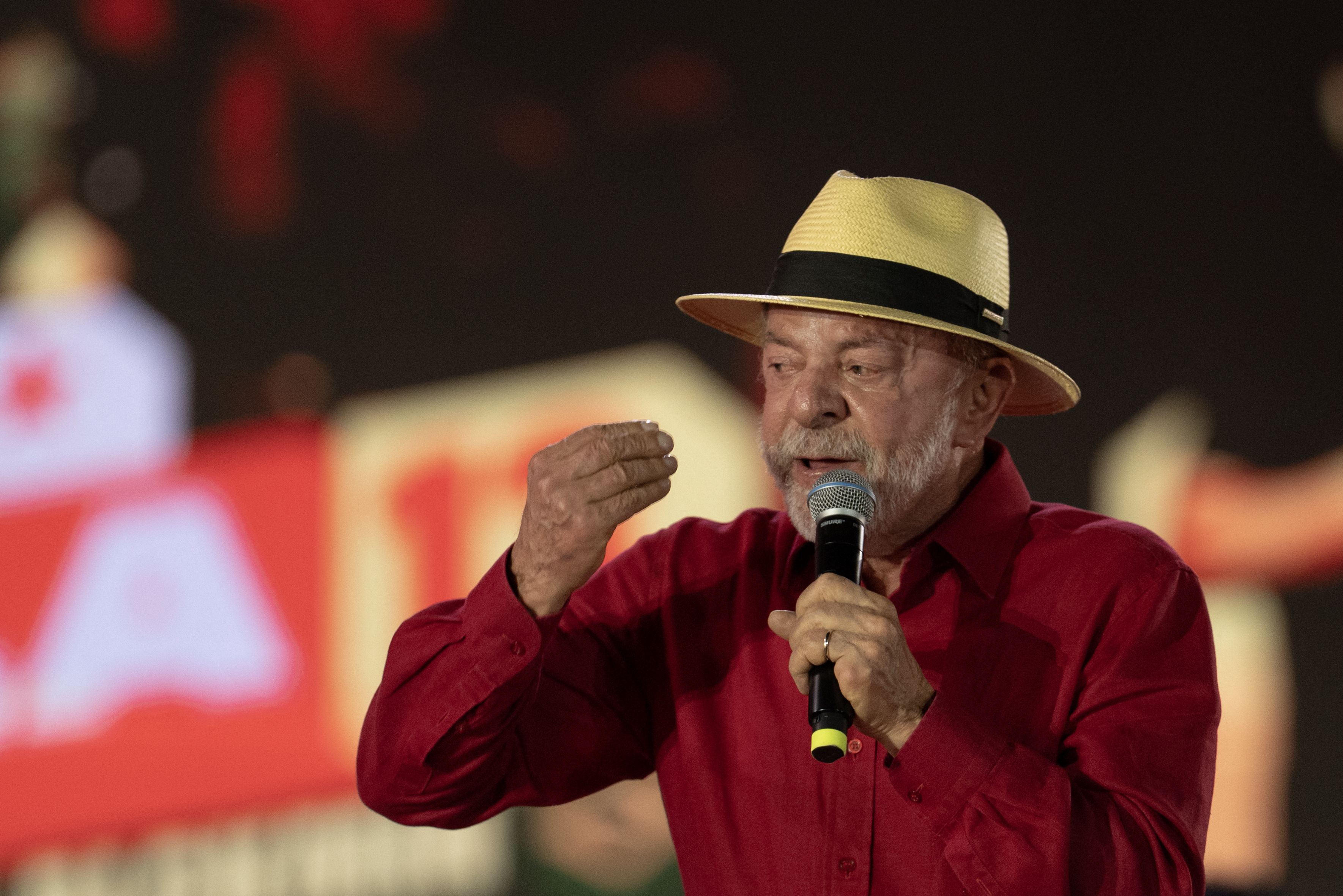 Às vésperas das eleições, governo busca agenda positiva; oposição mira CPMI sobre Lulinha