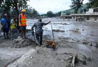 Enchentes entre Nepal e Tibete deixam quase 400 mortos e mais de 1.400 desaparecidos